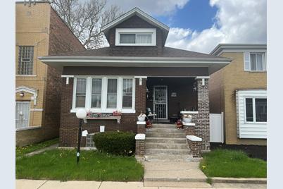 9536 S Calumet Avenue, Chicago, IL 60628 - Photo 1