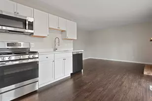 6855 Dove Ave, Woodridge, IL 60517 - Photo 7
