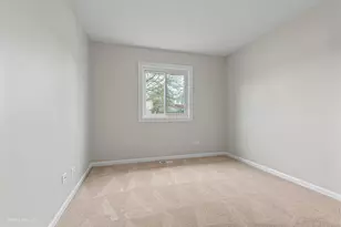 6855 Dove Ave, Woodridge, IL 60517 - Photo 17