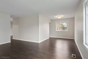 6855 Dove Ave, Woodridge, IL 60517 - Photo 5