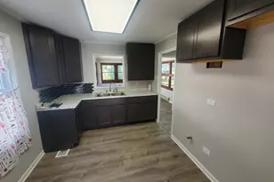 308 Minocqua St, Park Forest, IL 60466 - Photo 9