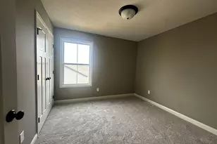 2511 Savanna Rd, Bloomington, IL 61705 - Photo 11