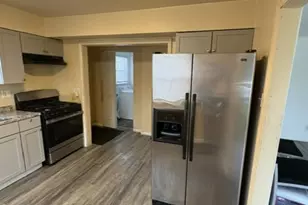 715 E 155th Ct, Phoenix, IL 60426 - Photo 11