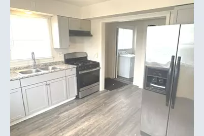 715 E 155th Court, Phoenix, IL 60426 - Photo 9