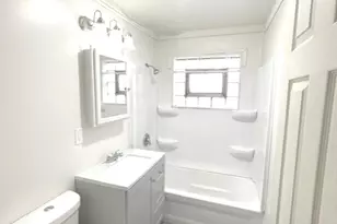 715 E 155th Ct, Phoenix, IL 60426 - Photo 17