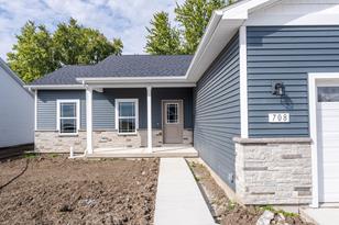 708 Justice St, Tuscola, IL 61953 - Photo 3