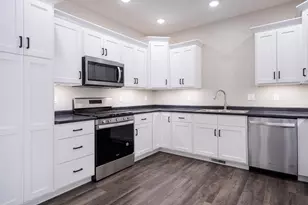 708 Justice St, Tuscola, IL 61953 - Photo 11