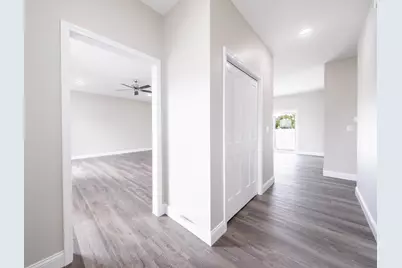 708 Justice Street, Tuscola, IL 61953 - Photo 5