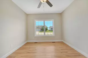 704 Justice St, Tuscola, IL 61953 - Photo 7