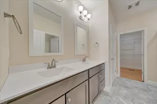 704 Justice St, Tuscola, IL 61953 - Photo 29