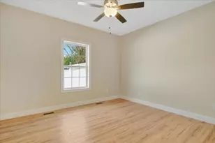 704 Justice St, Tuscola, IL 61953 - Photo 27