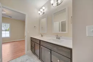 704 Justice St, Tuscola, IL 61953 - Photo 33