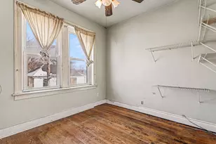 2326 W Argyle St, Chicago, IL 60625 - Photo 13