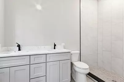 533 E Division Street, Lockport, IL 60441 - Photo 23