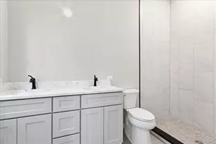 533 E Division St, Lockport, IL 60441 - Photo 23