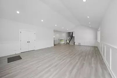 10738 S Worth Avenue, Worth, IL 60482 - Photo 11