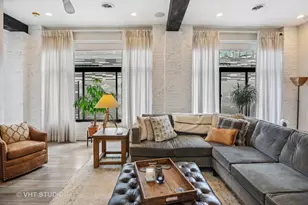 215 W Illinois St, Chicago, IL 60654 - Photo 5