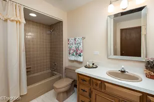 1229 W Bauer Rd, Naperville, IL 60563 - Photo 23