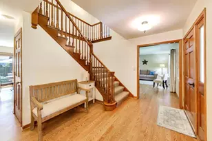 207 Mainsail Dr, Third Lake, IL 60030 - Photo 3