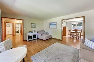 207 Mainsail Dr, Third Lake, IL 60030 - Photo 5