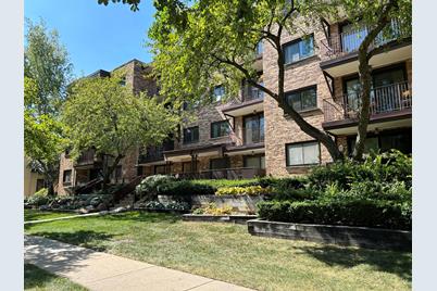 100 S Vail Avenue #202, Arlington Heights, IL 60005 - Photo 1