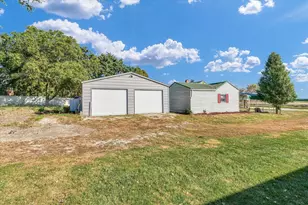 309 S Main St, Elliott, IL 60933 - Photo 5