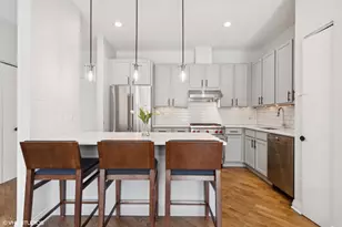 560 W Fulton St, Chicago, IL 60661 - Photo 11