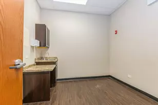 4815 W 95th St, Oak Lawn, IL 60453 - Photo 5