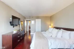 10 E Ontario St, Chicago, IL 60611 - Photo 11