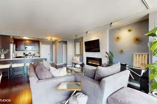 10 E Ontario St, Chicago, IL 60611 - Photo 3