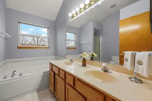 33 Forestview Ln, Aurora, IL 60502 - Photo 17