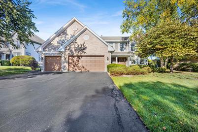 17 S Chestnut Court, Hawthorn Woods, IL 60047 - Photo 1