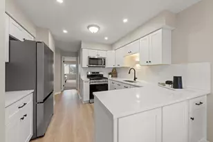 367 Juniper Tree Ct, Hoffman Estates, IL 60169 - Photo 7