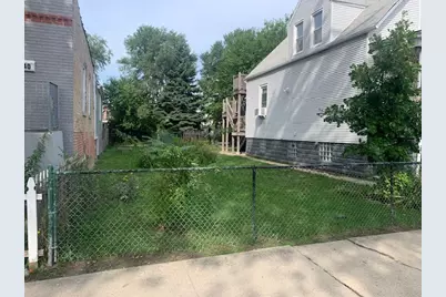 2100 N Parkside Avenue, Chicago, IL 60639 - Photo 1
