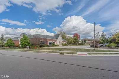 625 N Bridgeport Terrace, Lindenhurst, IL 60046 - Photo 51