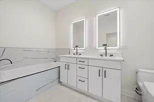 2923 N Southport Ave, Chicago, IL 60657 - Photo 17