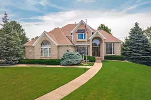 17 Smokey Ct, Bloomington, IL 61704 - Photo 3