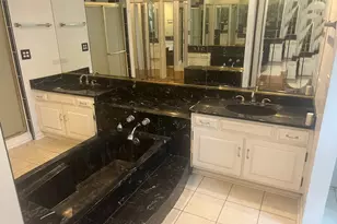 250 Crozier Dr, Grayslake, IL 60030 - Photo 9