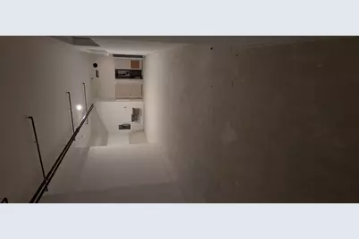 2046 N Damen Avenue, Chicago, IL 60647 - Photo 3