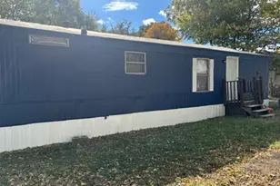 1112 & 1112 1/2 Butler St, Morris, IL 60450 - Photo 3