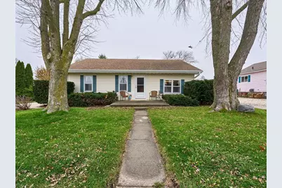 1121 S 7th Street, Dekalb, IL 60115 - Photo 1