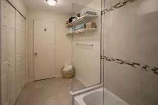 260 E Chestnut St, Chicago, IL 60611 - Photo 15