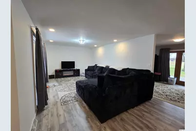 3 Lynn Rose Heights, Mt. Sterling, IL 62353 - Photo 3