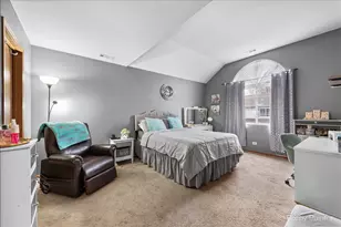 136 Village Creek Dr, Lake in the Hills, IL 60156 - Photo 11