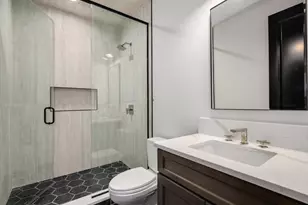 2214 W Oakdale Ave, Chicago, IL 60618 - Photo 11