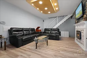 2044 N Ginger Creek Dr, Palatine, IL 60074 - Photo 5