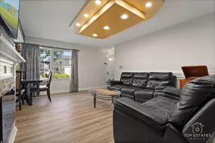 2044 N Ginger Creek Dr, Palatine, IL 60074 - Photo 7