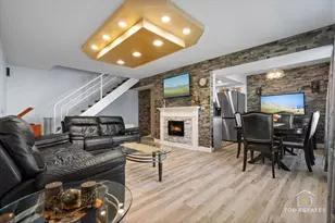 2044 N Ginger Creek Dr, Palatine, IL 60074 - Photo 3