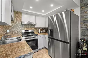 2044 N Ginger Creek Dr, Palatine, IL 60074 - Photo 9