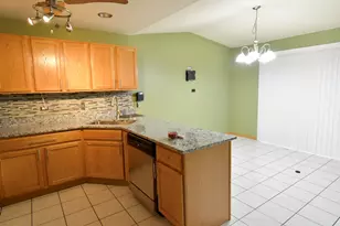 2520 Cedar Glen Dr N, Lynwood, IL 60411 - Photo 5